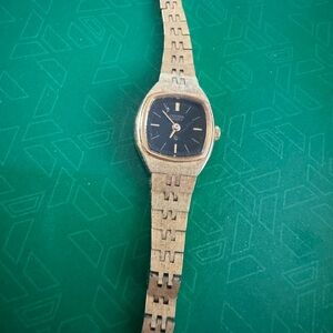 citizen courts watch Gold Analog Watch